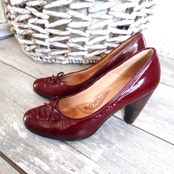 Sofft Shoes - NEW- SOFFT BURGUNDY SZ 1OM PATENT LEATHER SLIP ONS